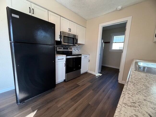 Building Photo - 3 Bedroom Home with Fenced Backyard & Storage Shed