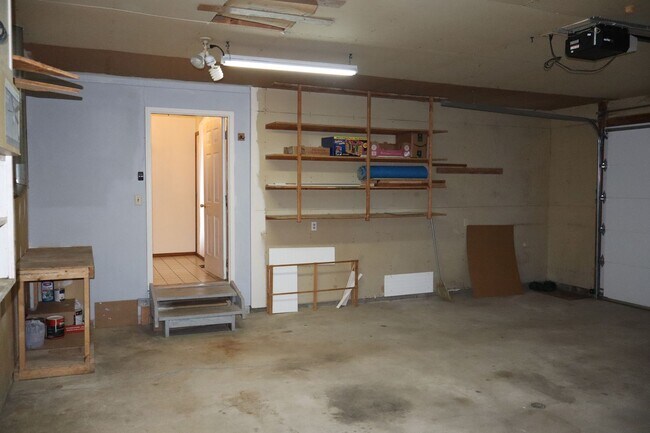 Building Photo - Spacious Home with Large pet friendly yard