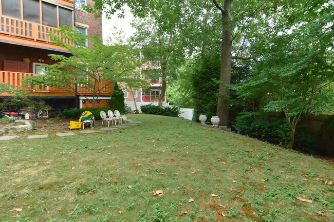 Building Photo - HOT CAMBRIDGE LISTING!!!!!