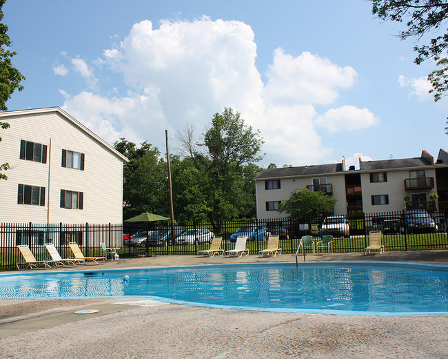 Building Photo - Oakwood Apartments