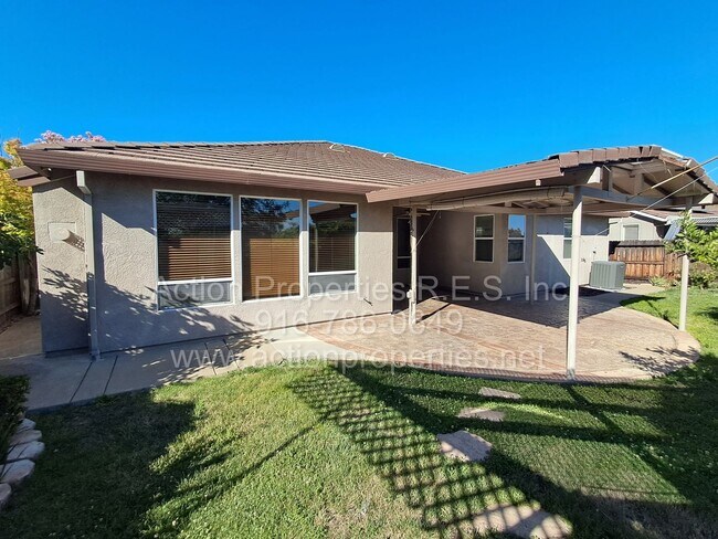 Building Photo - Action Properties R.E.S. Inc. Offering Beautiful Highland Park Single Story 3 Car, 4 Bedroom, Gar...
