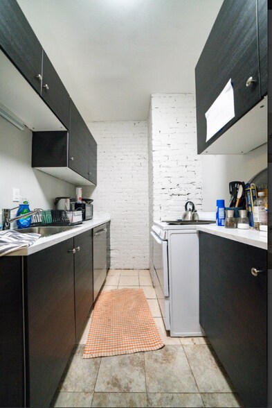 Building Photo - 52 Fenway