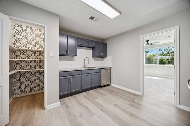 Building Photo - 5206 Willow Glen Dr