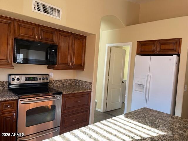 Building Photo - 15820 W Latham St