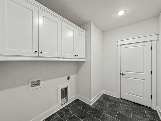 Building Photo - 7842 Scenic Vly Ave