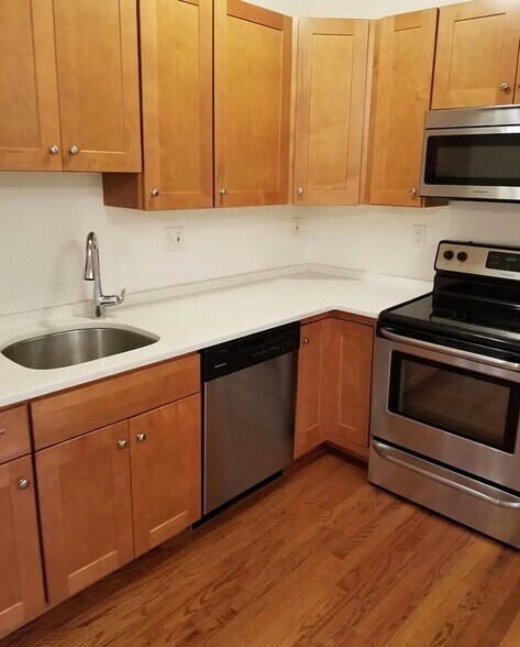 Primary Photo - 43 E Springfield St