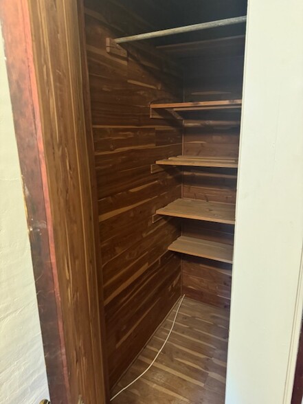 Closet - 9 S Brandywine St
