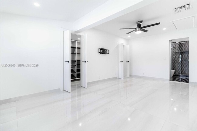 Building Photo - 4530 SW 34th Dr