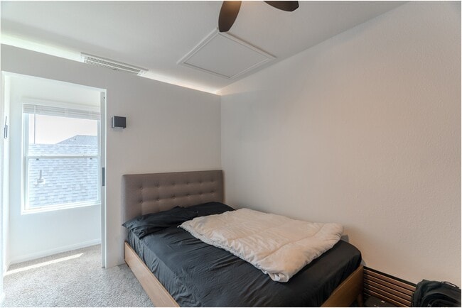 Building Photo - 16755 N Marie Vlg Dr