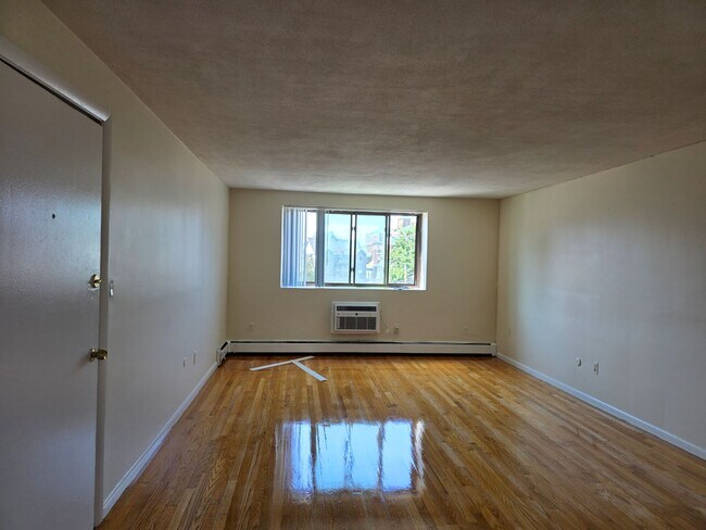 Building Photo - 23 Allston St