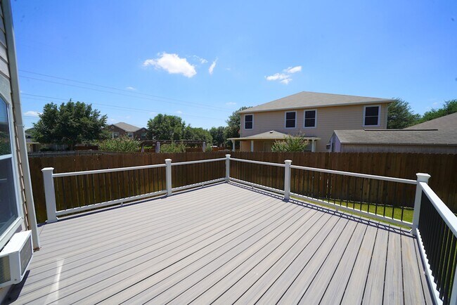Building Photo - Lovely Cul-De-Sac Home in Schertz/Cibolo N...