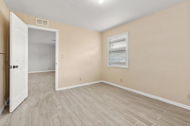 Building Photo - 402 S Franklin St