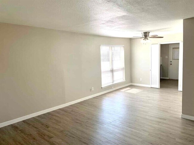 Building Photo - 10650 Steppington Dr