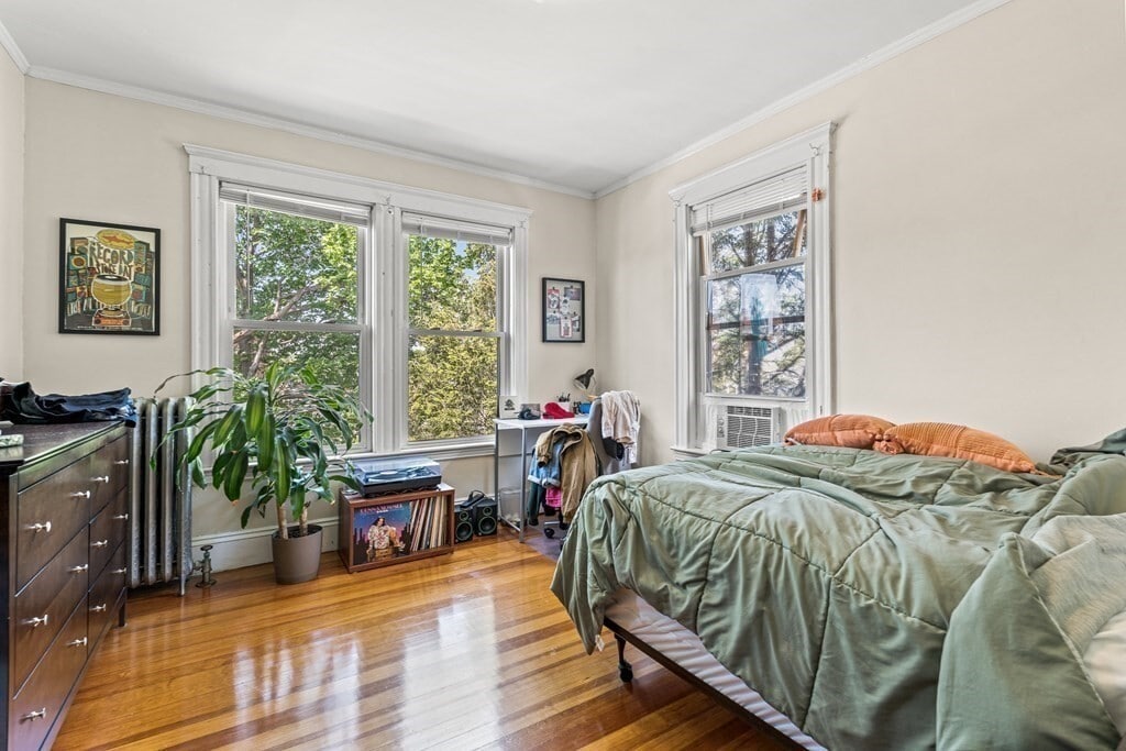 Building Photo - 10 Chestnut St