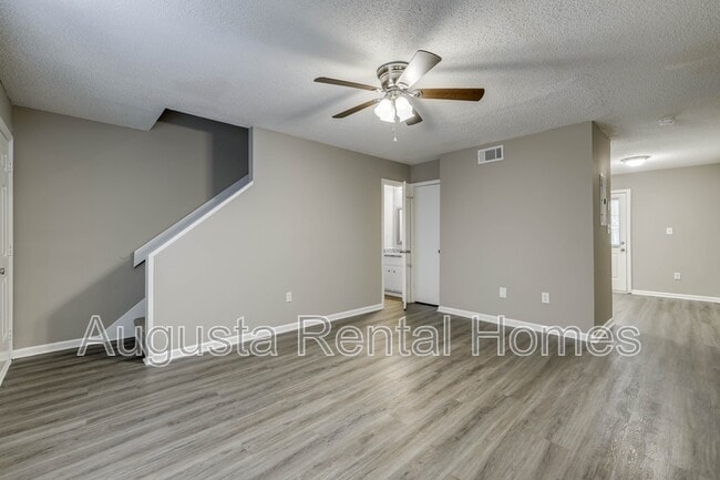 Building Photo - 146 Chalet N Blvd