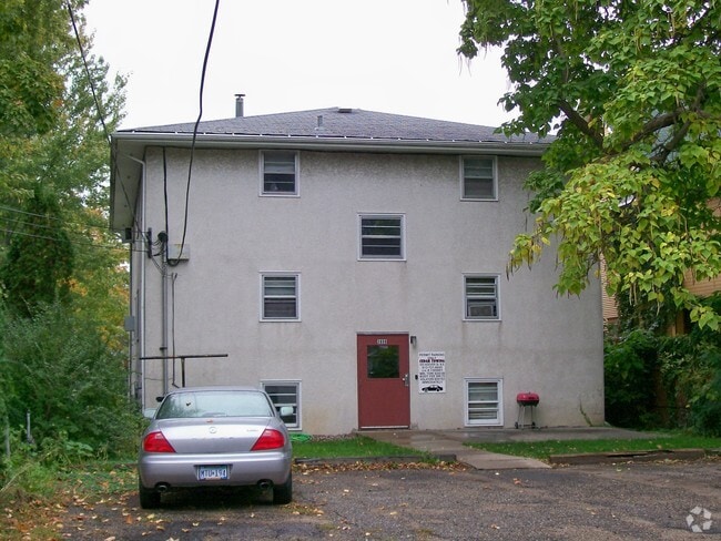 Building Photo - 2808 30th Ave S