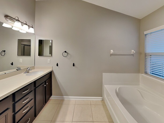 Building Photo - 83245 Purple Martin Dr