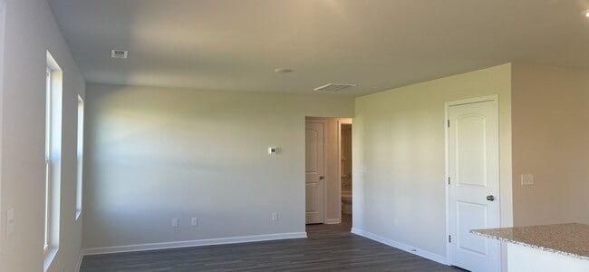 Building Photo - 430 Winsley Dr