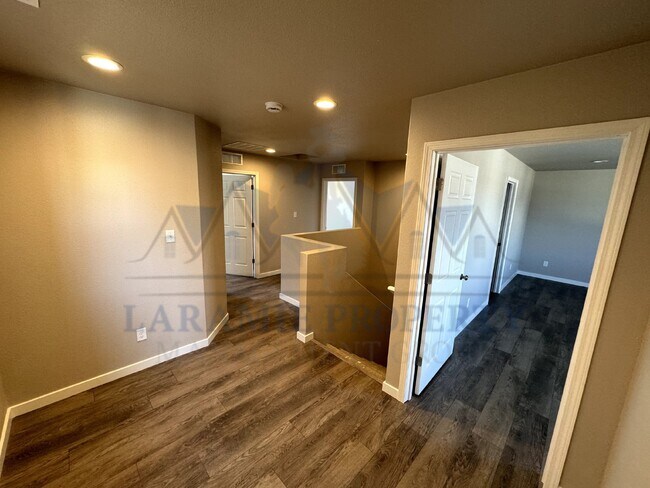 Building Photo - 4-Bedroom, 4.5 bath Condo - $1,000 off Sep...