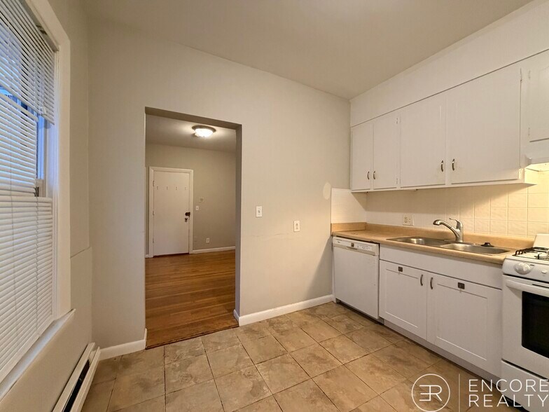 Building Photo - 9 Elmer St