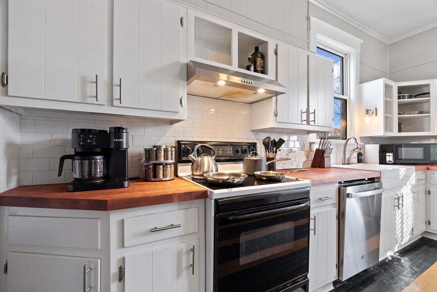 Building Photo - 30 N Auburndale St