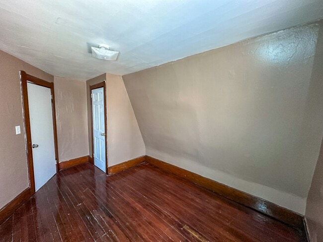 Building Photo - 14812 Westropp Ave