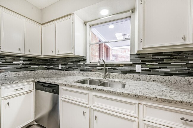 Building Photo - 4613 Cashel Glen Dr