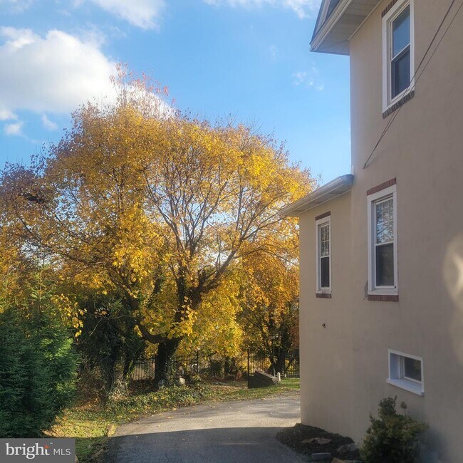 Building Photo - 554 Blackhorse Hl Rd