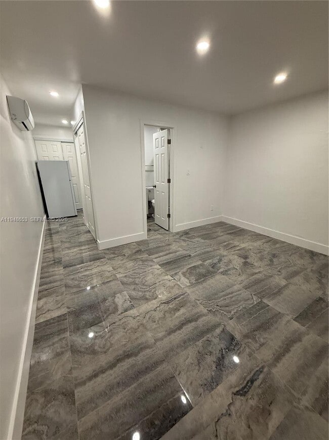 Building Photo - 545 NW 20th St