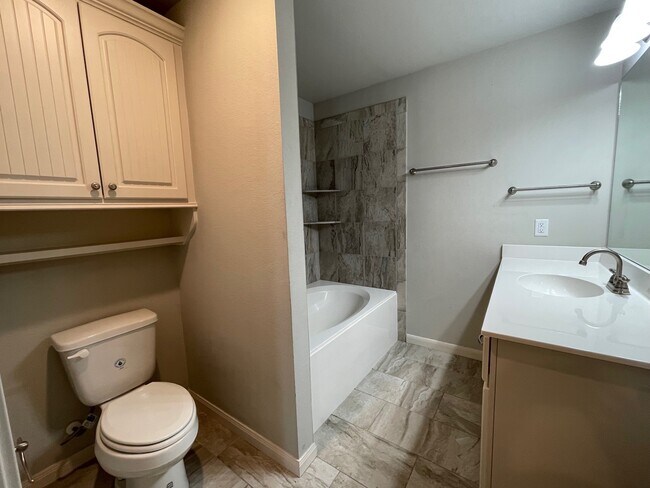 Building Photo - 13089 Vega Ct