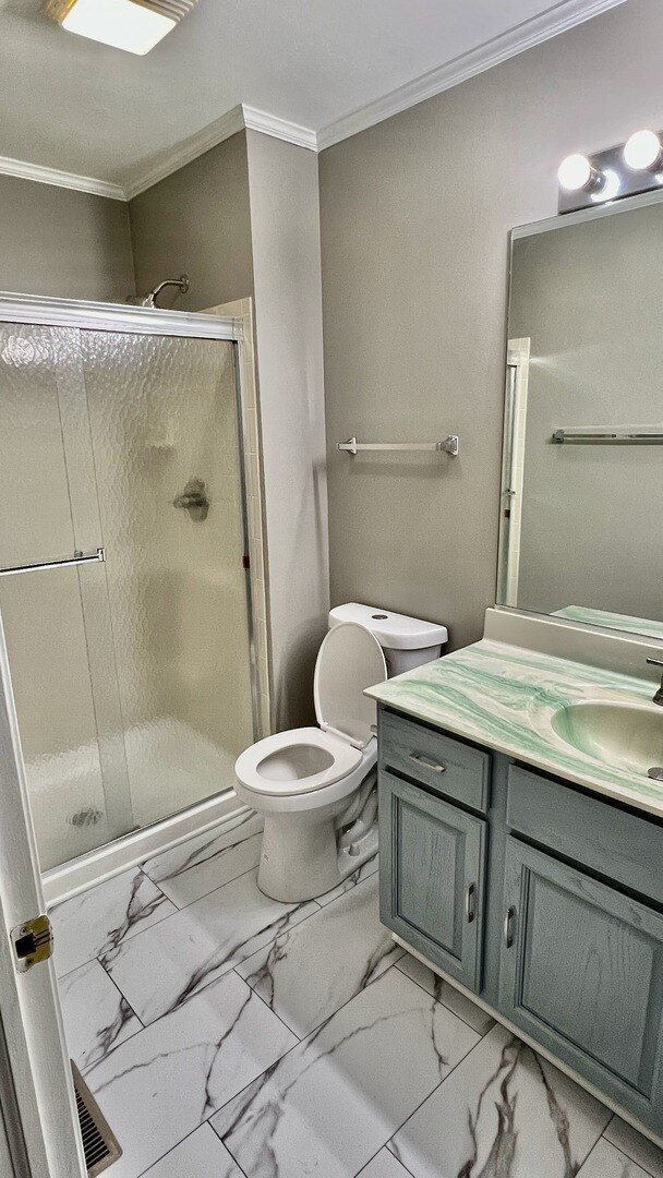 Building Photo - 1926 Grove Ave