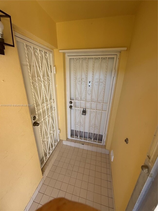 Building Photo - 1540 NE 191st St