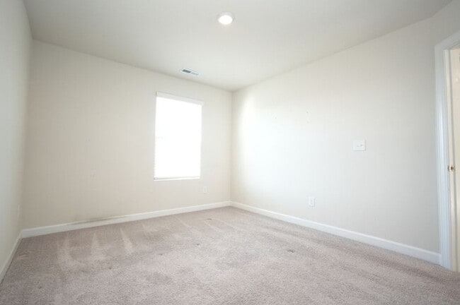 Building Photo - !!! COMING SOON!!! Updated 3BR 3BA Home w/ Private Yard • Stainless Kitchen • Loft in Huntersville