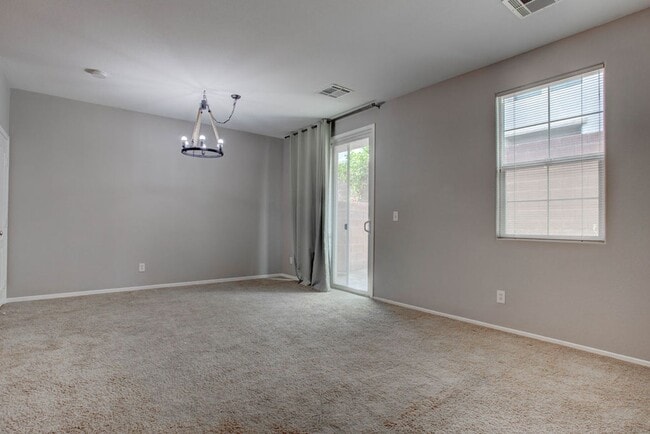 Building Photo - 27 Hudson Canyon St