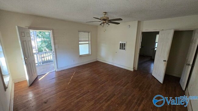 Building Photo - 3505 Bradley St SW