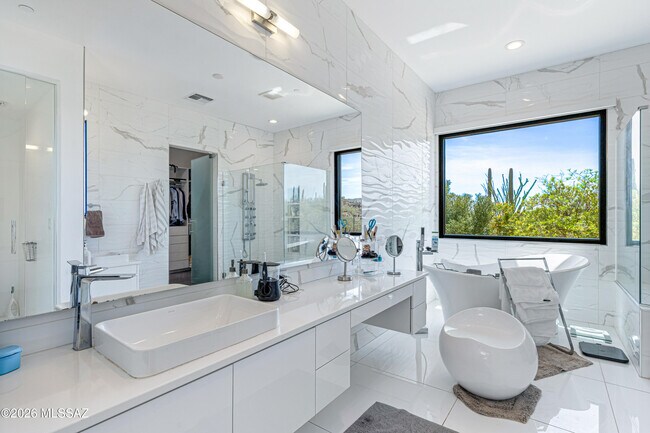 Building Photo - 7274 W el Camino del Cerro