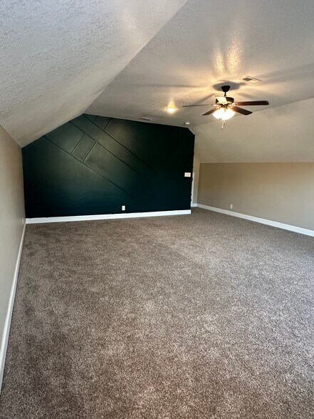 Building Photo - 1124 Eagles View Dr