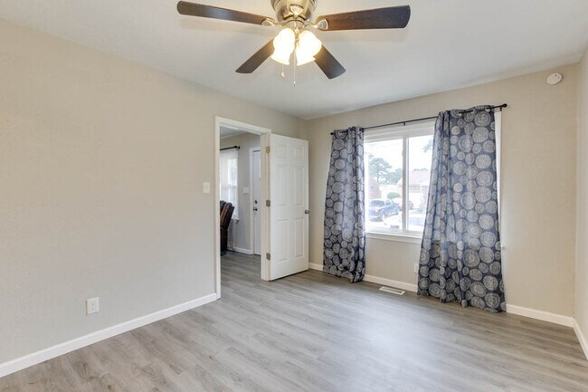 Building Photo - 1011 Robinson Rd