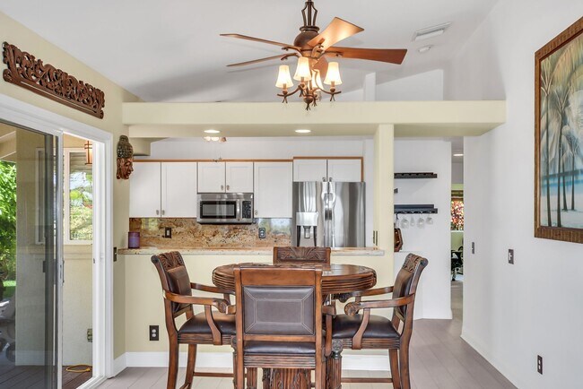 Building Photo - Pet Friendly, Fully Furnished Home in Keau...