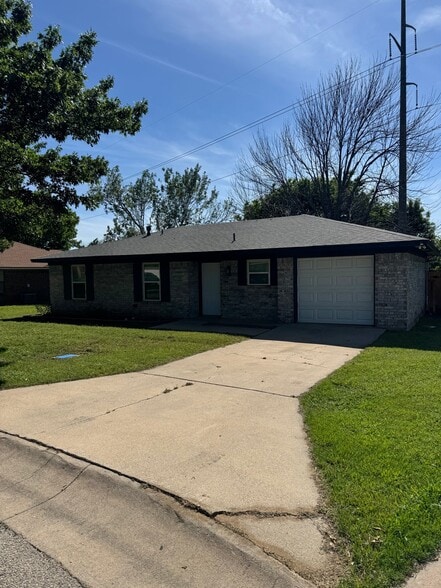 Building Photo - 821 Vernon Ct