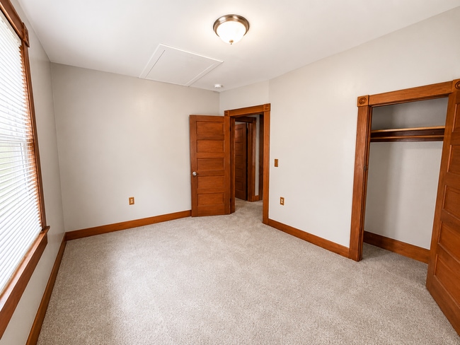 Building Photo - Classic Charm Meets Modern Updates in This Spacious Home ?