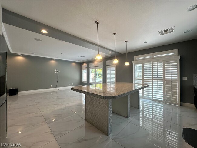 Building Photo - 5937 Gordon Creek Ave