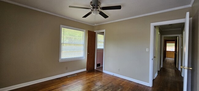 Building Photo - 2004 Roebuck St