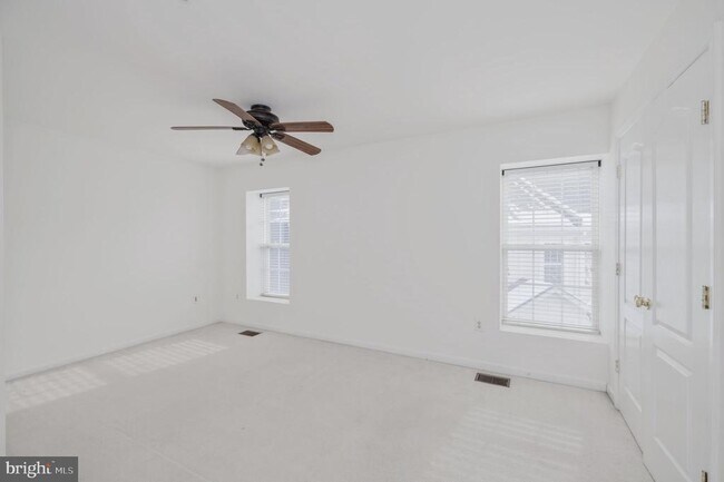 Building Photo - 5108 English Terrace