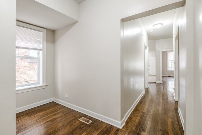 Building Photo - 6111 S Eberhart Ave