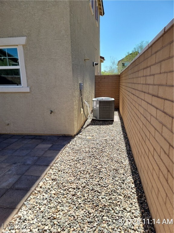 Building Photo - 420 Desert Cadence St