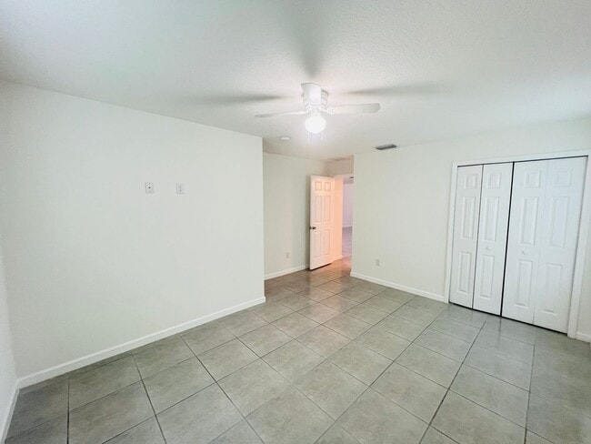 Building Photo - GORGEOUS 4 Bedroom/ 2 Bathroom in Palm Bay!!