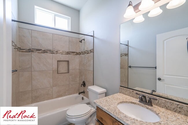 Building Photo - 2 Bedroom Townhome in Sky Ridge, Hurricane