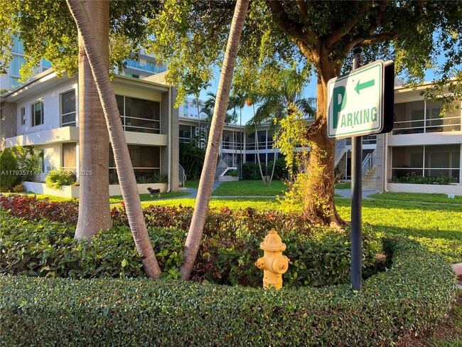 Building Photo - 9200 E Bay Harbor Dr