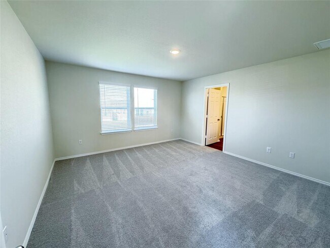 Building Photo - 596 Papaya Dr